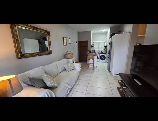 2 BEDROOM APARTMENT FOR SALE IN SHEFFIELD BEACH